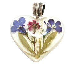 Кулон "Сердечко" с цветами лабелии и эрики