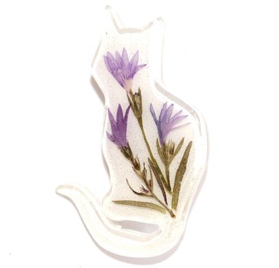 Brooch "Cat" with violet cornflowers