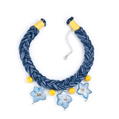 Wicker necklace with 3 flowers of delphinium