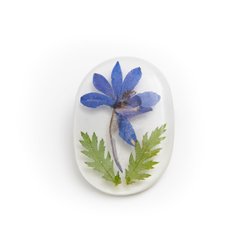 Brooch with flower composition