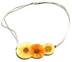 Necklace with calendula