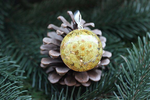 Pendant with immortelle. New Year's Collection