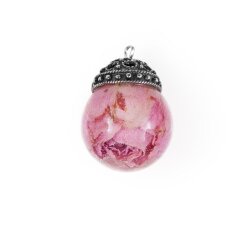 Pendant with rose