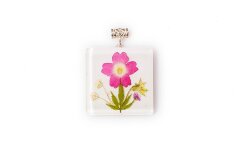 Square pendant with vervain