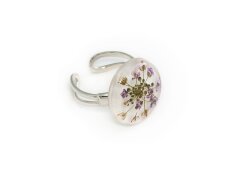 Ring with iberis flowers