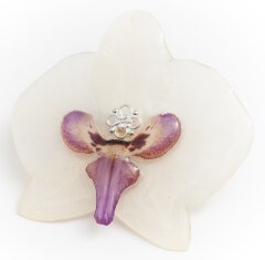 Брошка з білою орхідеєю