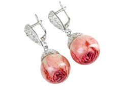 Earrings with pink roses